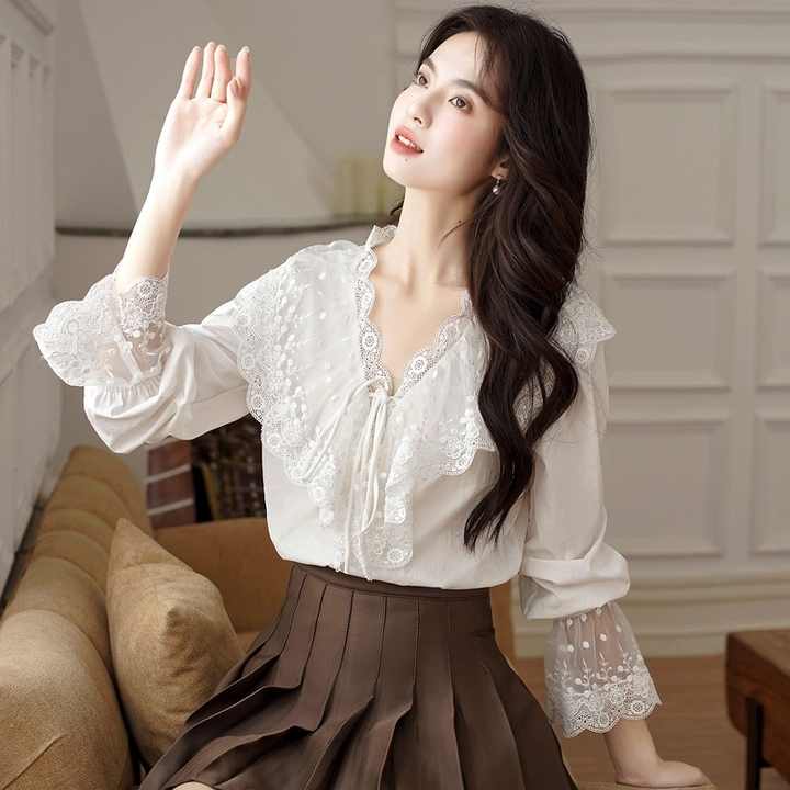 French Retro Spring Autumn White Flared Sleeve Doll Collar Lace Shirt