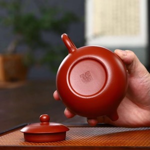 Famoso juego de té Kongfu tradicional chino Yixing tetera de arcilla púrpura Xishi <span class=keywords><strong>Hu</strong></span> 150 ml - Product Image 3