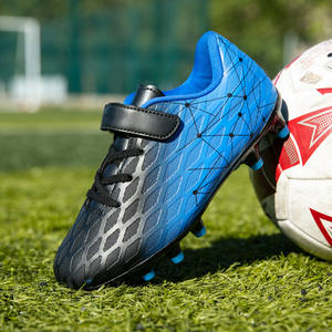 Vente chaude <span class=keywords><strong>de</strong></span> chaussures <span class=keywords><strong>de</strong></span> football <span class=keywords><strong>de</strong></span> futsal <span class=keywords><strong>de</strong></span> haute qualité garçons grande taille printemps été ongles longs entraînement antidérapant élèves du secondaire - Product Image 6