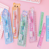 Soododo Lot de 5 pièces de papeterie en plastique pour l'école Coffret cadeau pour enfants comprenant des crayons Taille-crayon Règle-pour la promotion du bureau
