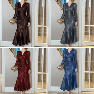 2025 vestido de noche plisado de gama alta para mujer primavera nuevo cuello en V profundo encaje Casual elegante fiesta Vestido largo de sirena - Product Image 3