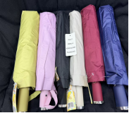 Ombrello Pieghevole a Tre Sezioni 100 Cm, 8 Stecche, Telaio in Lega, Apertura Manuale, Protezione da Sole e Pioggia, Design Minimalista per Adulti - Product Image 3