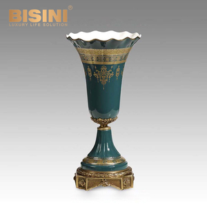 Porcelaine rose tendre de Style européen fantaisie avec <span class=keywords><strong>vase</strong></span> en <span class=keywords><strong>cuivre</strong></span> décoré de motifs de vigne dorée ornement de porte-fleurs de table - Product Image 6