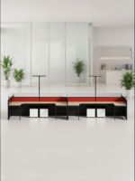 Poste de travail modulaire avec cloison de bureau et panneaux de cloison en verre