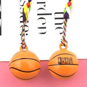 <span class=keywords><strong>2023</strong></span> venta al por mayor de campana de mano accesorios nuevo producto de dibujos animados de baloncesto recuerdo windchime <span class=keywords><strong>NBA</strong></span> deporte fútbol bell - Product Image 3