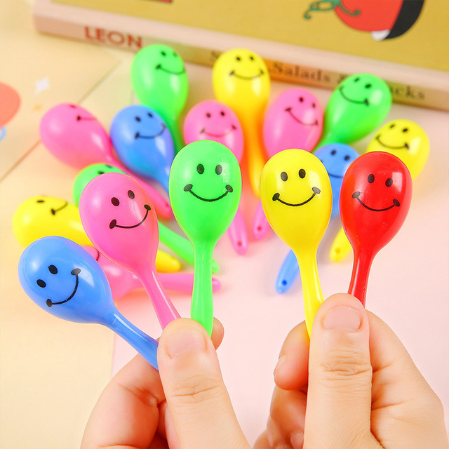 2025 Wholesale Plastic Maraca Shakers Noisemaker Party Favors Kids Themed Birthday Music Party Supplies Classic Toys