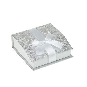 Caja de Regalo Rígida Pequeña Dorada Brillante de Materiales Reciclados al por Mayor con Relieve, Laminación Mate y Recubrimiento UV, Cierre Magnético - Product Image 6