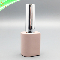Bouteille de vernis à ongles en gel vide de 8ml en forme de S de haute qualité avec capuchon en argent et brosse pour vernis à gel UV