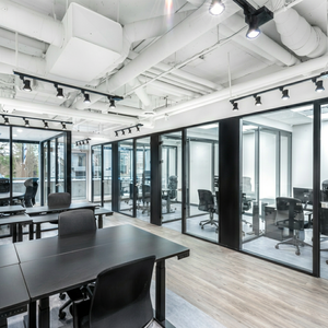 Cloisons de bureau en <span class=keywords><strong>verre</strong></span> mobiles modernes, cloisons coulissantes pliables, cloisons amovibles en <span class=keywords><strong>verre</strong></span> trempé, séparateurs de pièce - Product Image 1