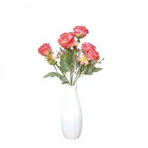 CASAMAX WL CZ-0035 Fleurs artificielles en plastique réalistes en forme de rose pour la décoration de la maison, les événements, pack classique, élégant, portable et créatif - Product Image 1