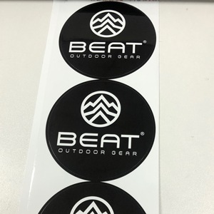 Etiqueta Adhesiva de PVC Personalizada con Logotipo y Nombre de Marca, Resistente al Agua - Product Image 2