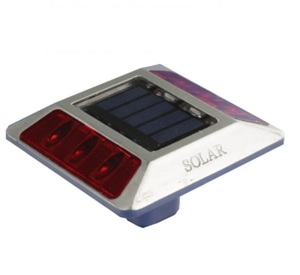 Luz de Barrera LED Solar de Gran Tamaño y Alta Resistencia, Luz Intermitente para Carreteras y Caminos, Baliza Solar de Aluminio y Vidrio - Product Image 2
