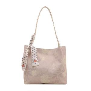 กระเป๋าสะพายไหล่และที่จับด้านบนสำหรับผู้หญิงปักลายดอกไม้วินเทจ - Product Image 1