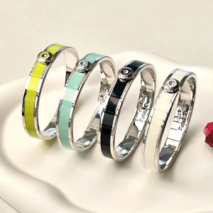 Brazalete de Esmalte de Moda con MOQ Bajo, Joyería Elegante de Latón Plateado para <span class=keywords><strong>Mujer</strong></span>, Venta al por Mayor para Uso Diario y Fiestas - Product Image 1