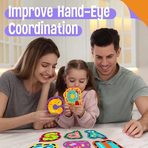 การ์ดตัวอักษรพร้อมเชือกผูก 26 สีสันสดใสสำหรับเด็ก ของเล่นเสริมการเรียนรู้ตัวอักษรและ<span class=keywords><strong>คำ</strong></span><span class=keywords><strong>ศัพท์</strong></span>แบบสองด้านสำหรับเด็กวัยหัดเดินและนักเรียน - Product Image 6