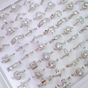 <b>Gold</b> Plated Alloy <b>Cocktail</b> <b>Rings</b> With Cubic Zirconia Prong Setting Heart Shape Glam Style Women's Daily Wear Jewelry Gift - Product Image 2