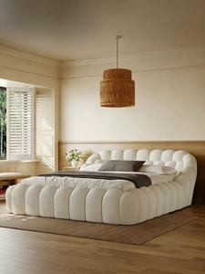 Base de Cama Moderna de Lujo con Diseño de Burbujas, Tapizada en Bouclé Crema Premium, Tamaño King, Muebles Modulares Suaves y Minimalistas - Product Image 2
