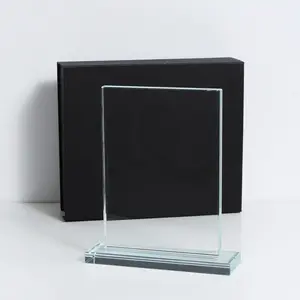 Trofeo de cristal de vidrio grabado con logotipo personalizado en blanco óptico transparente de alta calidad al por mayor