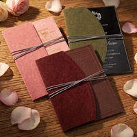 Invitations de mariage en velours de luxe avec estampage à chaud doré, cartes d'invitation élégantes en forme d'arche, ensemble d'invitations de mariage vintage bordeaux et rose