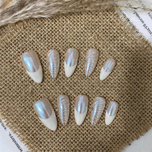 <span class=keywords><strong>Uñas</strong></span> Postizas Clásicas Francesas Color Blanco Perla, Largo Medio, Estilo Ins, Otoño Invierno, Piel Clara, <span class=keywords><strong>Novia</strong></span> - Product Image 4