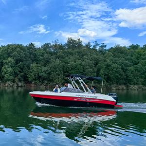 Bote Deportivo de Fibra de Vidrio de 19 pies para 8 Pasajeros, Motor Personalizado, Diseño de Bote de Pesca - Product Image 4