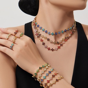 <span class=keywords><strong>Set</strong></span> di Gioielli Trendy con Quadrifoglio in Zircone Multicolore, Placcato Oro, Design di Lusso Leggero - Product Image 1