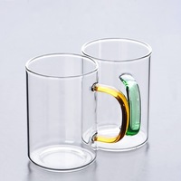 Vente en gros de verrerie colorée Tasses en verre borosilicaté transparent Tasses en verre de 13oz Logo personnalisé et emballage Tasse en verre avec poignée