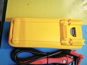 Fluke 1587FC Megóhmetro de valor eficaz verdadero/probador de resistencia de aislamiento y multímetro usado - Product Image 4