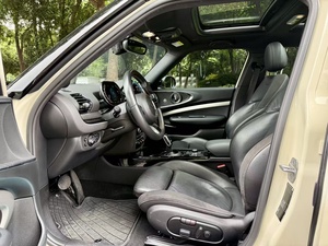 Voiture d'occasion, <span class=keywords><strong>Mini</strong></span> Clubman <span class=keywords><strong>Cooper</strong></span> S 2.0T <span class=keywords><strong>2022</strong></span>, une voiture idéale pour les conductrices - Product Image 3