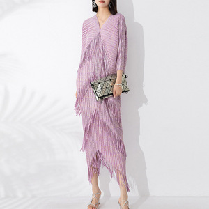Prodotti Più Venduti Estate 2026: Abito Elegante Stile Miyake per Donne Plus-Size, Scollo a V, Lungo con Pieghe e Frange per Eventi Serali - Product Image 5