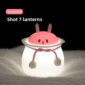 Stock de produits créatifs en caoutchouc LED veilleuse intelligente pour robinet d'ambiance en lapin rose chat bleu abeille jaune avec activation vocale - Product Image 6