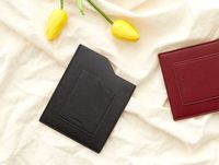 Impression initiale porte-passeport en cuir pu à faible quantité minimale de commande avec porte-carte i.d couverture de passeport à bas prix en gros avec logo