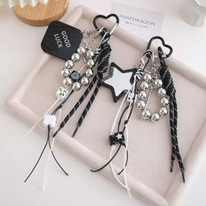 Al por mayor: Colgante llavero de espejo <span class=keywords><strong>con</strong></span> cuentas negras, diseño de corazón y estrella, <span class=keywords><strong>con</strong></span> dijes de cuerda tejida de alta gama para bolso y joyerí<span class=keywords><strong>a</strong></span> de plástico bonita <span class=keywords><strong>con</strong></span> cuerda tejida - Product Image 4