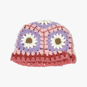 Chapeau Bob Unisexe en Crochet Fait Main avec Broderie 3D Motif Fleur, Idéal Plage et Affaires, Vente en Gros - Product Image 4