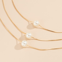 Ensemble de 3 colliers multicouches en plaqué or 18 carats avec chaîne serpent Collier ras du cou rond en imitation de perles pour les fêtes de mariage