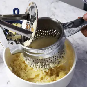 Pressa per patate in acciaio inossidabile per schiacciapatate da cucina in vendita calda