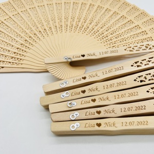 พัดไม้ธรรมชาติสำหรับงานแต่งงาน ของชำร่วยงานแต่งงาน - Product Image 1