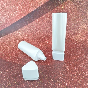 Tubos Cosméticos de Plástico PP Blancos Personalizados, Forma Triangular Especial, con Tapa de Rosca Triangular de Doble Pared para Envasado de Crema y Limpiador Facial - Product Image 6