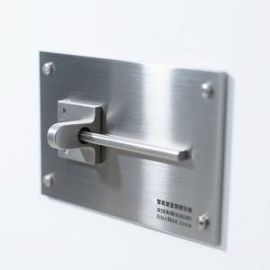 Manija de palanca de acero inoxidable 304 personalizada CNC, placa cuadrada de perfil europeo, manija de empuje y tracción, cerradura de manija de puerta con placa cuadrada - Product Image 1