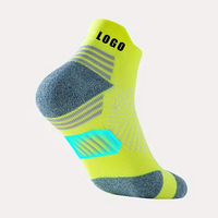 Chaussettes de sport personnalisées en tricot pour la course et le basketball, respirantes, antibactériennes, à séchage rapide, avec revers, pour la gym