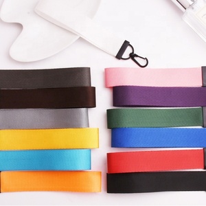 Porte-clés en tissu double face brodé personnalisé avec logo de marque, vente en gros Oneway - Product Image 5