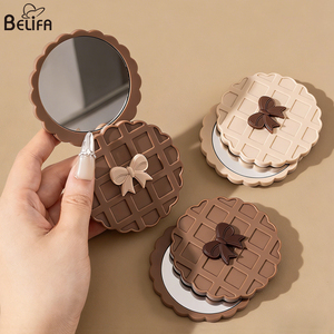 Nuevo Espejo de Bolsillo Redondo con Diseño de Galletas Waffle, Espejo de Maquillaje Portátil de Doble Cara - Product Image 4