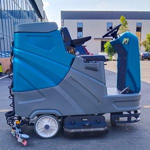 Autolaveuse autoportée pour entrepôt et usine – Entretien des sols et contrôle de la poussière - Product Image 1