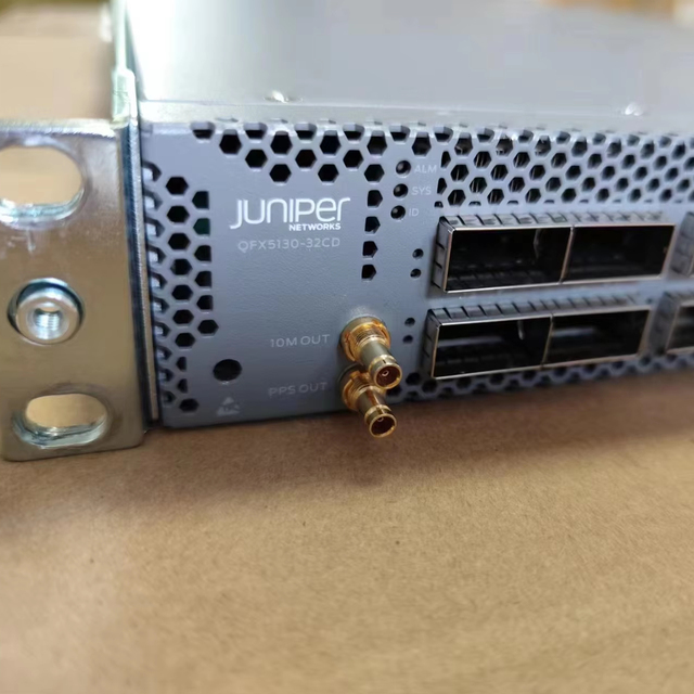 QFX5130-32CD-AFO 32xQDD QSFP-DD 400G switch