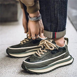 Zapatillas Retro de Plataforma Verde Oscuro para Hombre, de Gamuza y Cuero, con Suela Gruesa, de Caña Baja, con Cordones, Estilo Vintage para Senderismo, Zapatos Casuales - Product Image 1