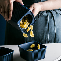 Ustensiles de cuisine Thé nordique Café Sucre récipient en céramique Forme carrée Bocaux de stockage des aliments modernes Boîte en céramique avec couvercle en bois