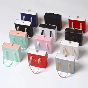 Maßgeschneiderte Geschenkbox aus Recycelten Materialien für Schmuck und Uhren mit Magnetverschluss, Schiebeschublade, Schaumstoffeinlage, Band, Emblem und Matter Laminierung - Product Image 5