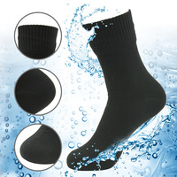 Chaussettes de randonnée imperméables et respirantes personnalisées avec logo sur le dessous pour hommes