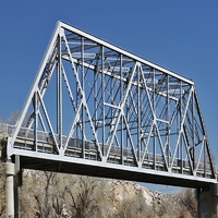 Puente Peatonal de Doble Carril Compacto de 200 Metros, Estructura de Acero Q235/Q355 Prediseñada, Fabricación Modular de Puente Temporal con Estructura de Celosía