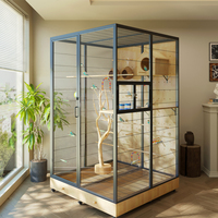Cabinet spacieux pour oiseaux de grande taille, volière intérieure robuste, structure en bois durable conçue pour plusieurs oiseaux